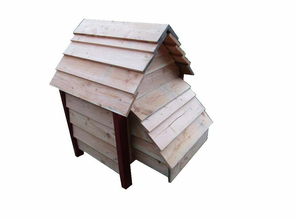 Le chalet des Monts du0027Arrée porte coulissante ou normale 4 poules 